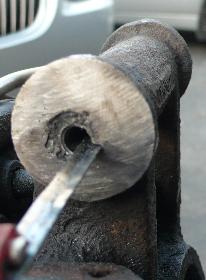 The hacksaw in the bolt