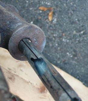 The hacksaw in the bolt